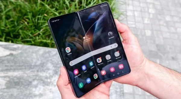 تعویض ال سی دی سامسونگ zfold4