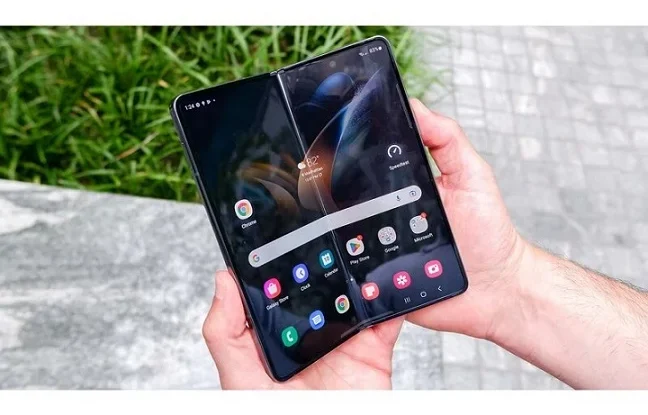 تعویض ال سی دی سامسونگ zfold4